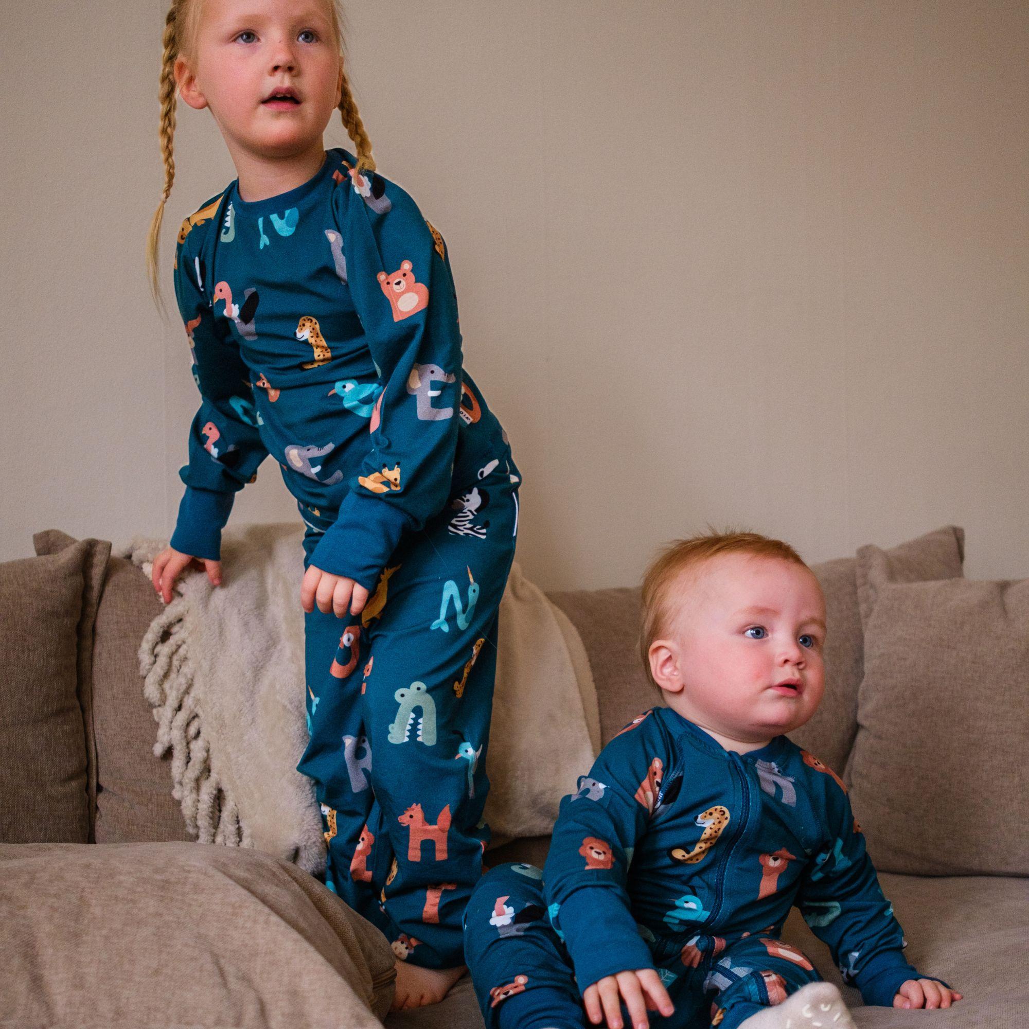 Zweiteiliger Pyjama Bambus Tierbuchstaben