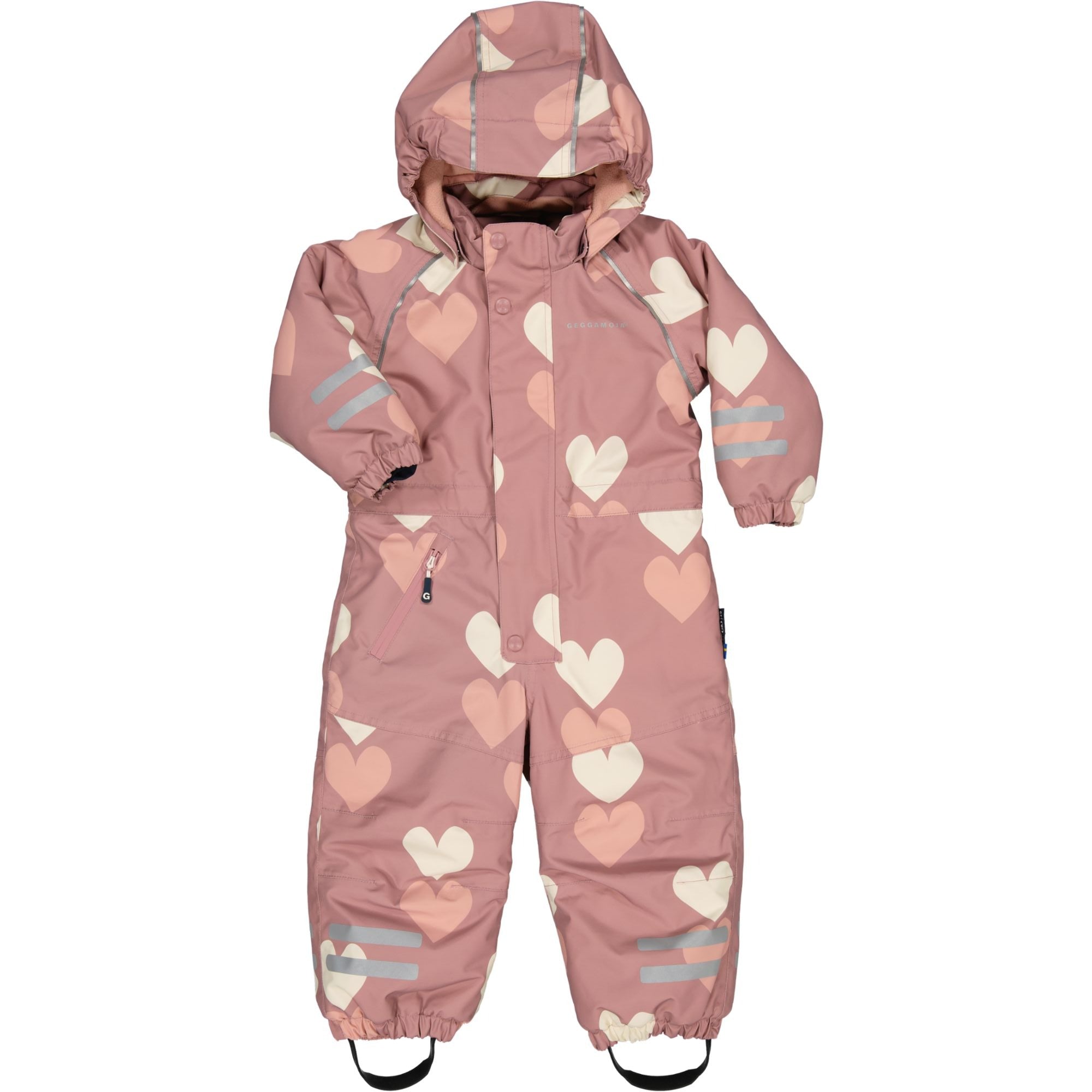 Winteroverall in Old Pink mit Herzmuster, Kapuze und reflektierenden Details von Geggamoja.