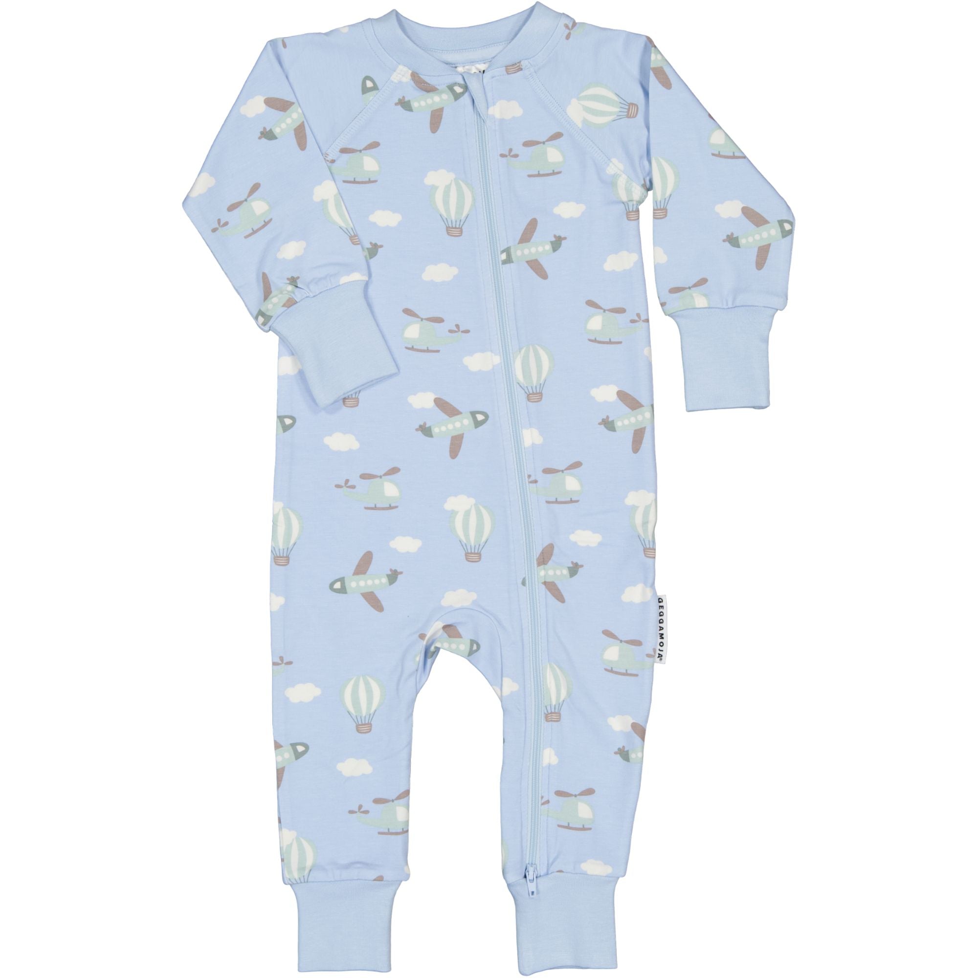 Blå myk pyjamas i bambus og økologisk bomull med flymønster og glidelås foran fra Geggamoja.