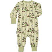 Grønn mønstret pyjamas med Gubben og Katten-motiv samt mansjetter fra Geggamoja, bakside.
