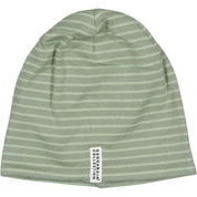 Grüne gestreifte Kindermütze aus weichem Interlock-Jersey mit Geggamoja-Logo vorne von Geggamoja.