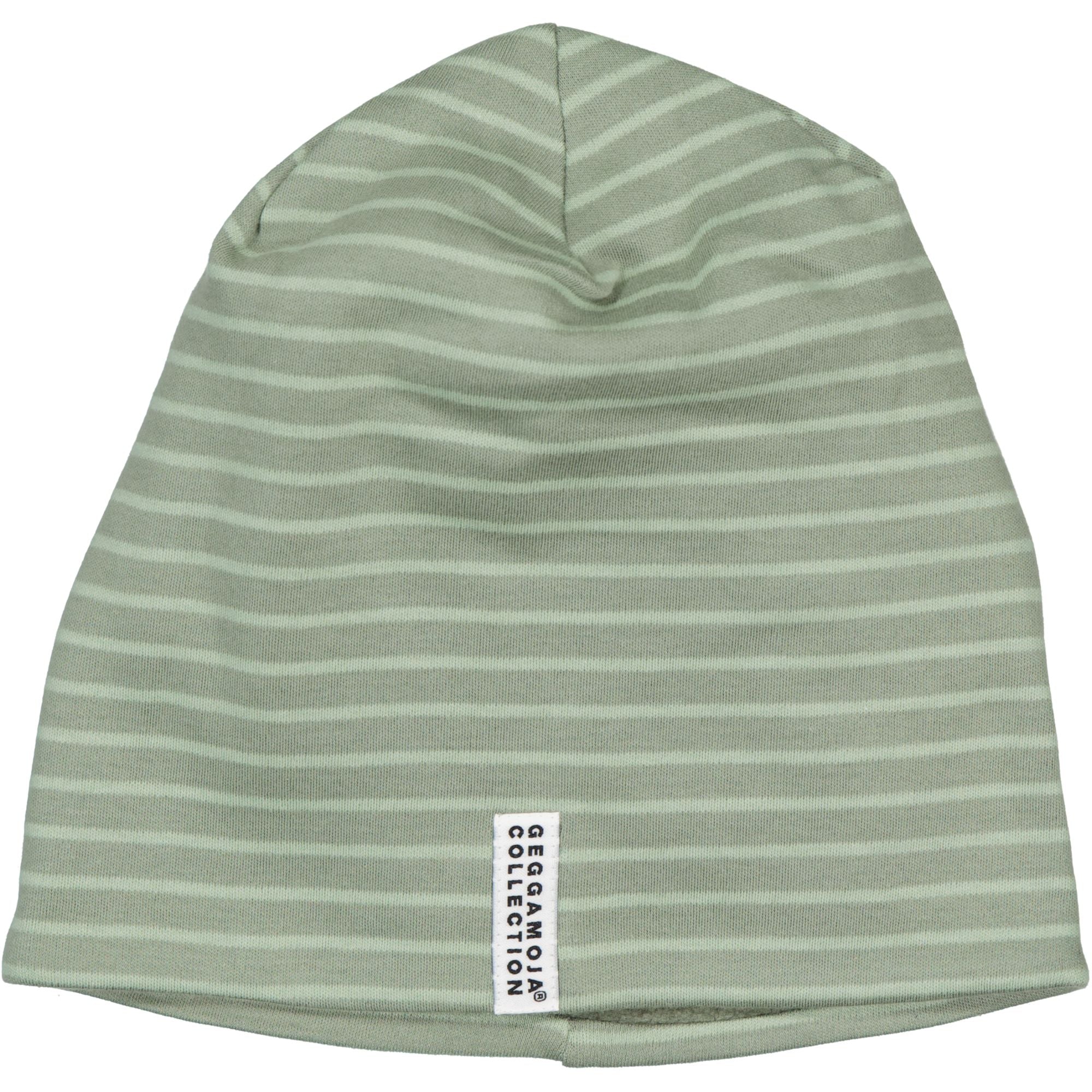 Green striped fleece-lined children's hat with front logo in soft interlock from Geggamoja.