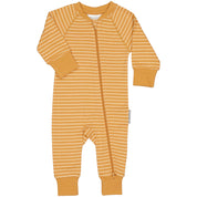 Gul randig pyjamas i mjuk ekologisk bomull med tvåvägsdragkedja framifrån från Geggamoja.