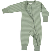 Grönrandig pyjamas i ekologisk bomull med praktisk tvåvägsdragkedja framtill från Geggamoja.