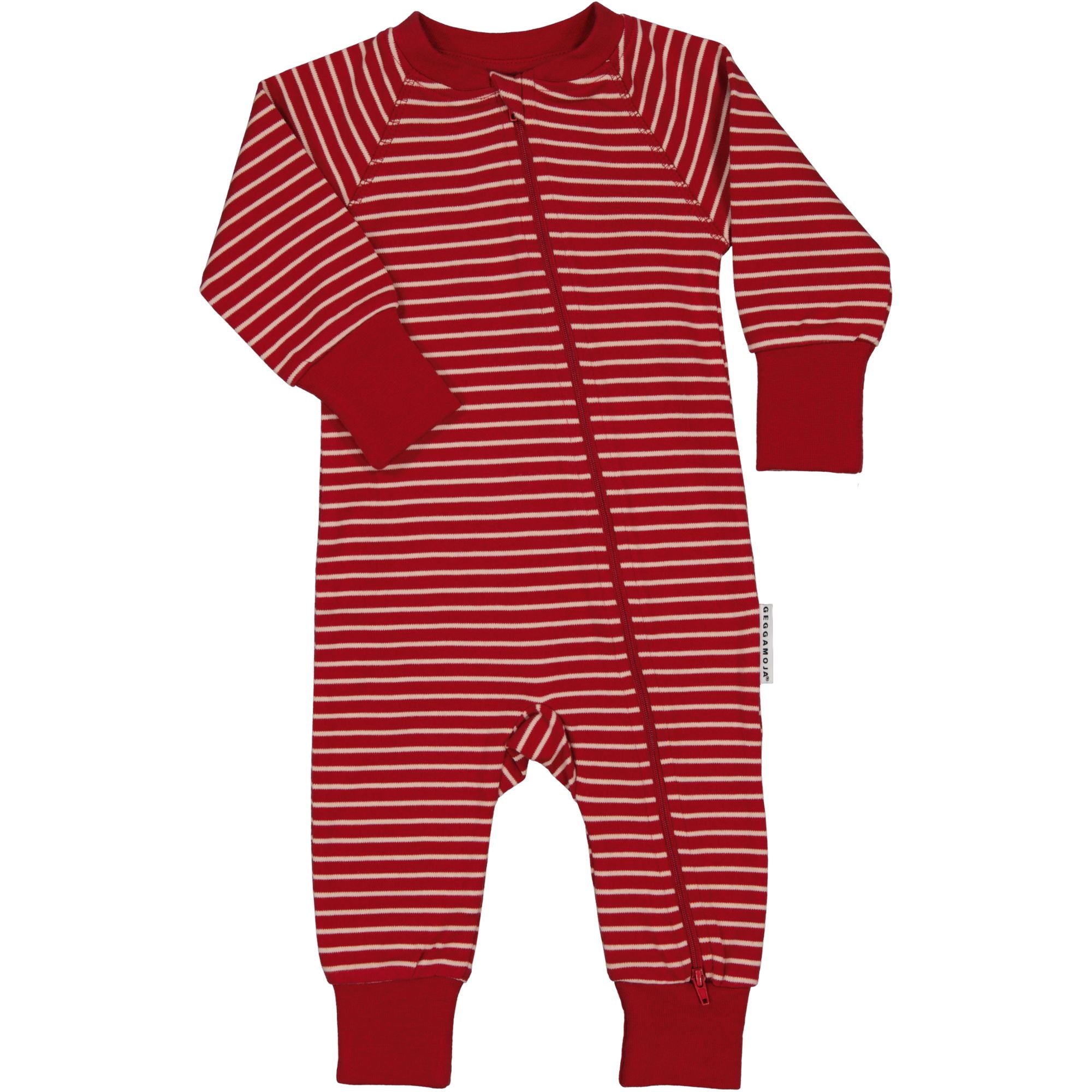 Rosa och röd randig pyjamas i mjuk ekologisk bomull med tvåvägsdragkedja framifrån från Geggamoja.