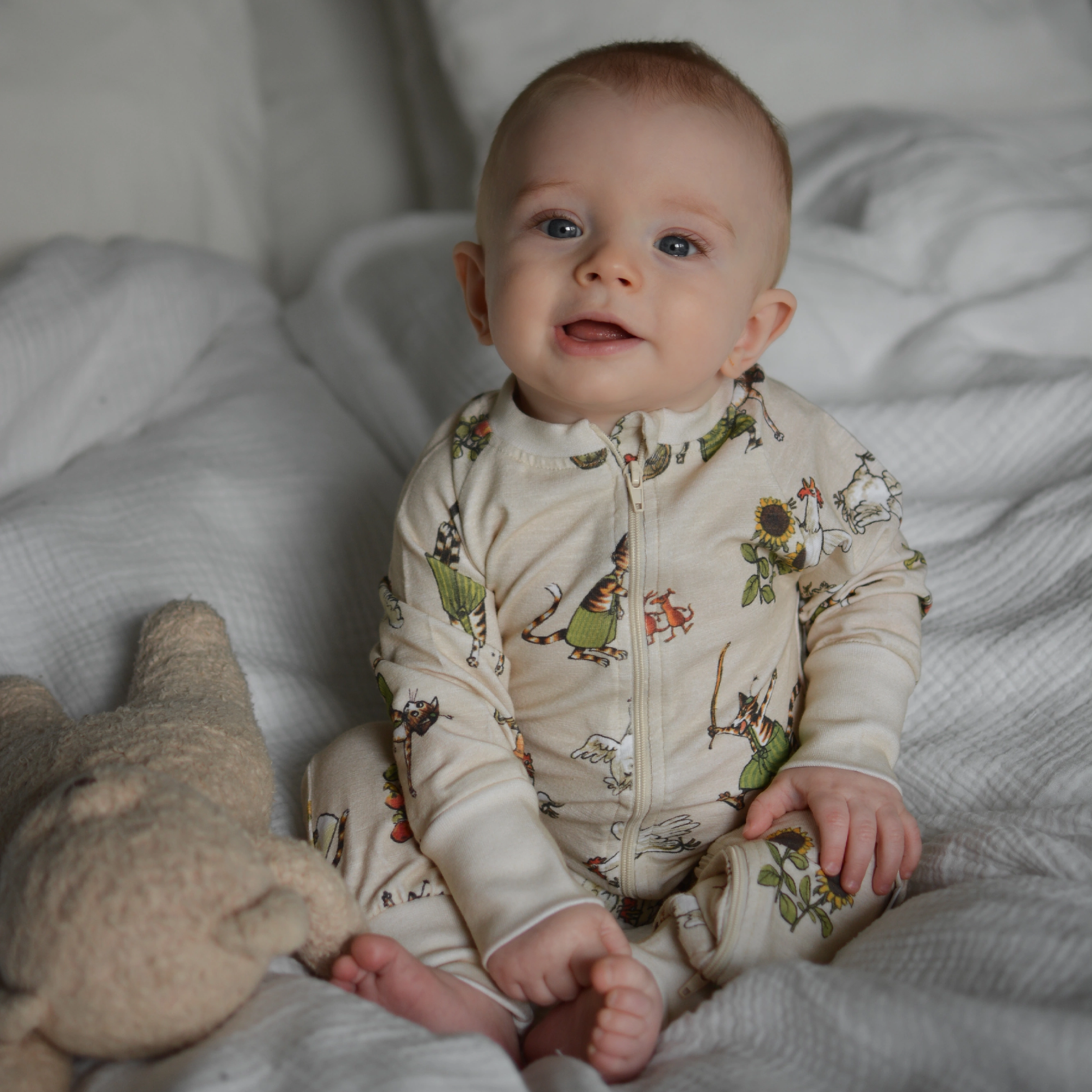 Pajamas Pettson and Findus Beige