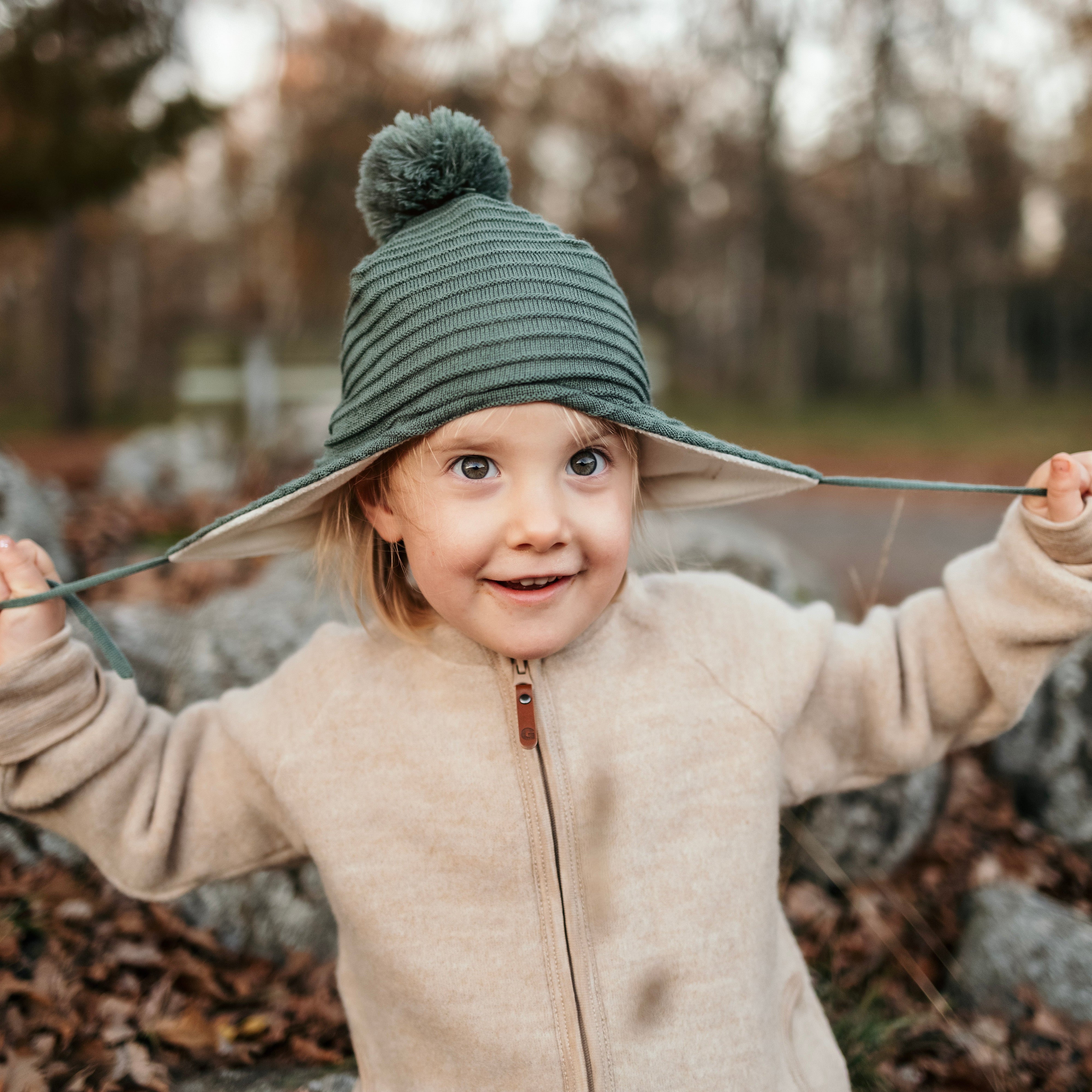 Strikket hjelmhette mosegrønn