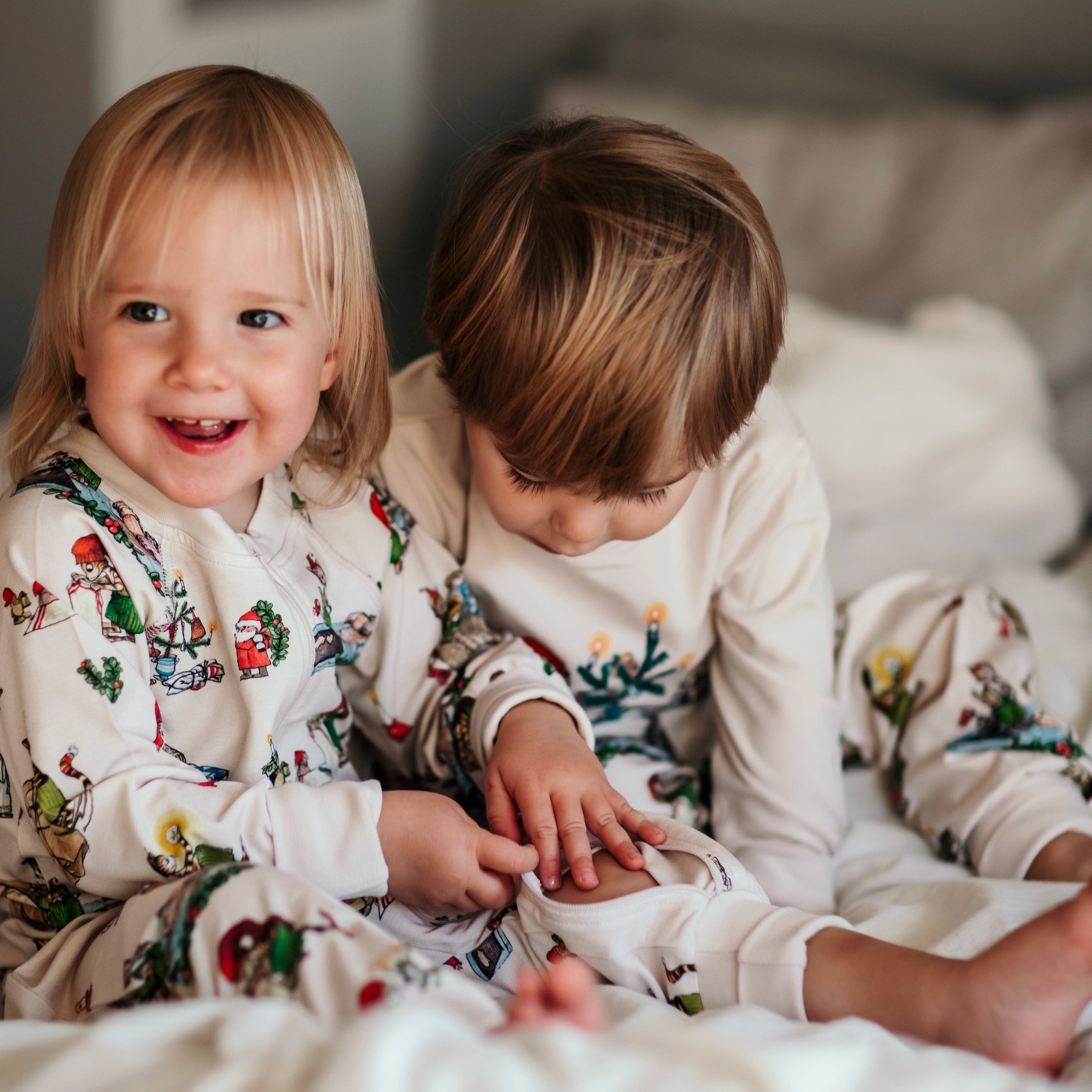 Pyjamas tvådelad Pettson och Findus Beige