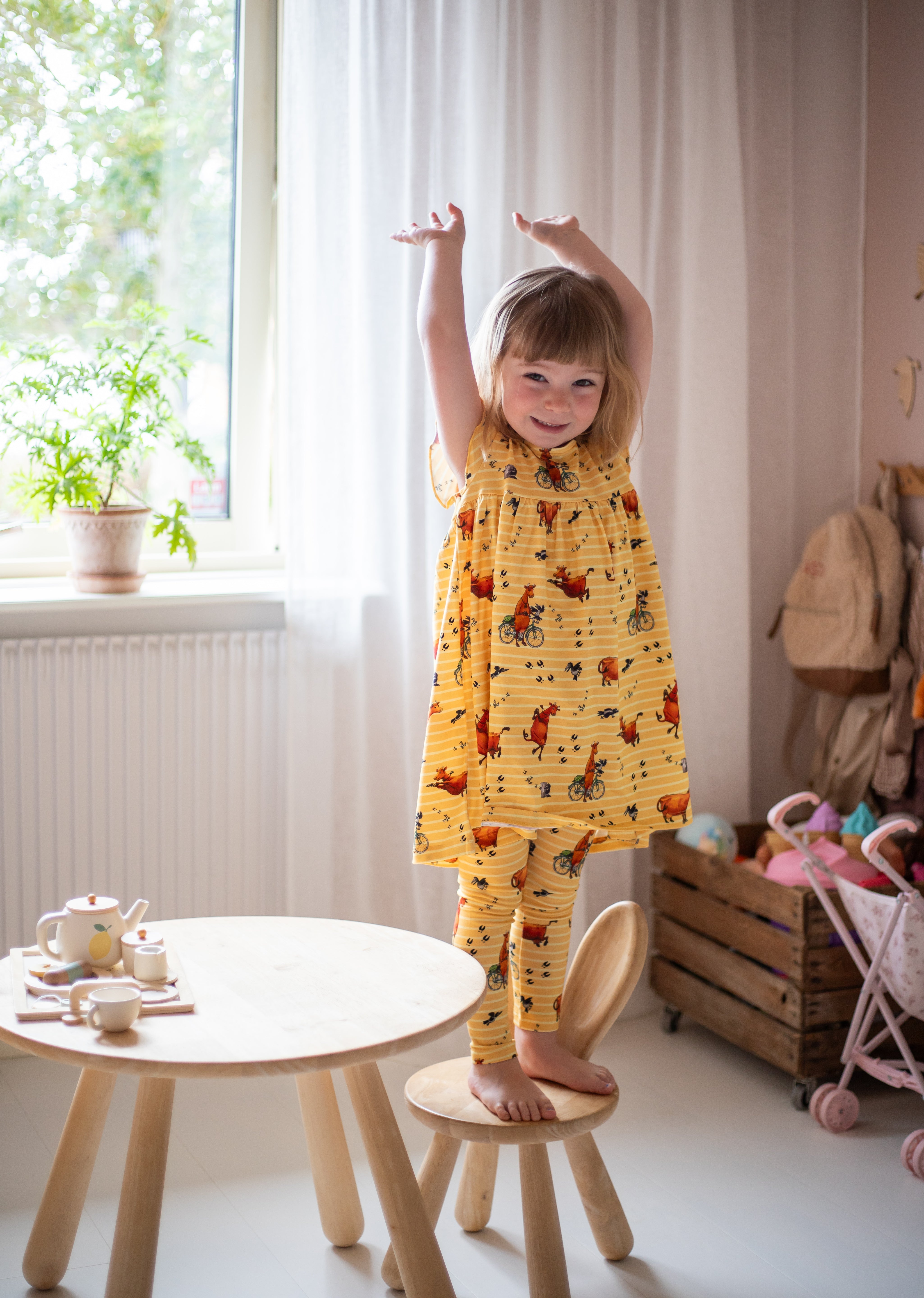 Volangklänning Mamma Mu och Kråkan Gul/Vit