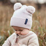 Stickad Mössa Tofsar Beige